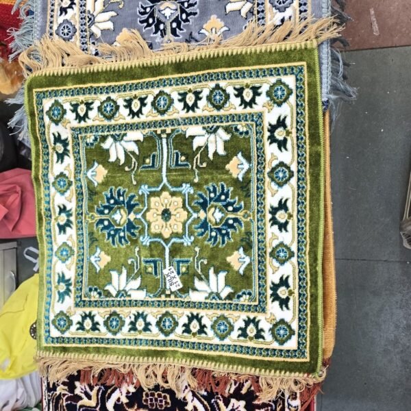 Premium quality velvet aasan